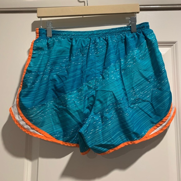 Nike athletic shorts - Picture 2 of 3